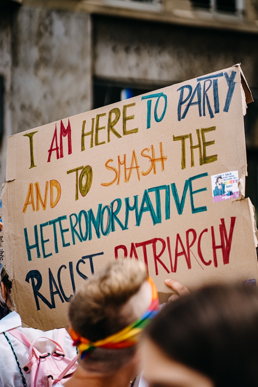 Ici pour faire le party, et battre le patriarcat raciste et hétéronormatif